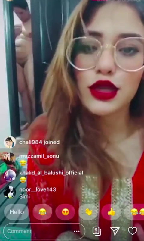 Hot Babe Doing Insta Live But Suddenly her Mom Came Nude from Bathroom