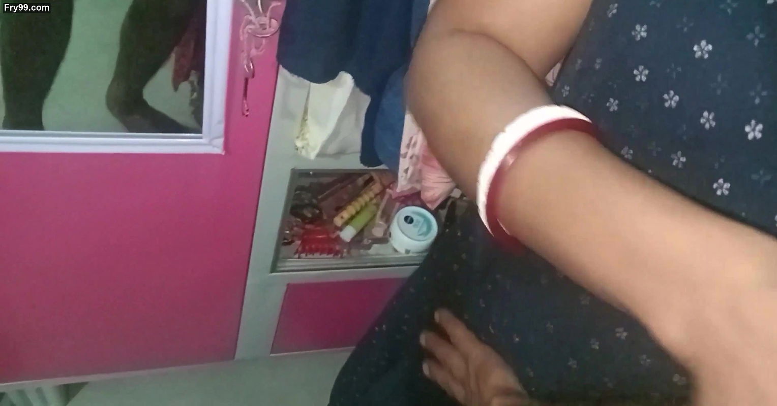 ghar me kaam karte wakt wife ki chudai kiya