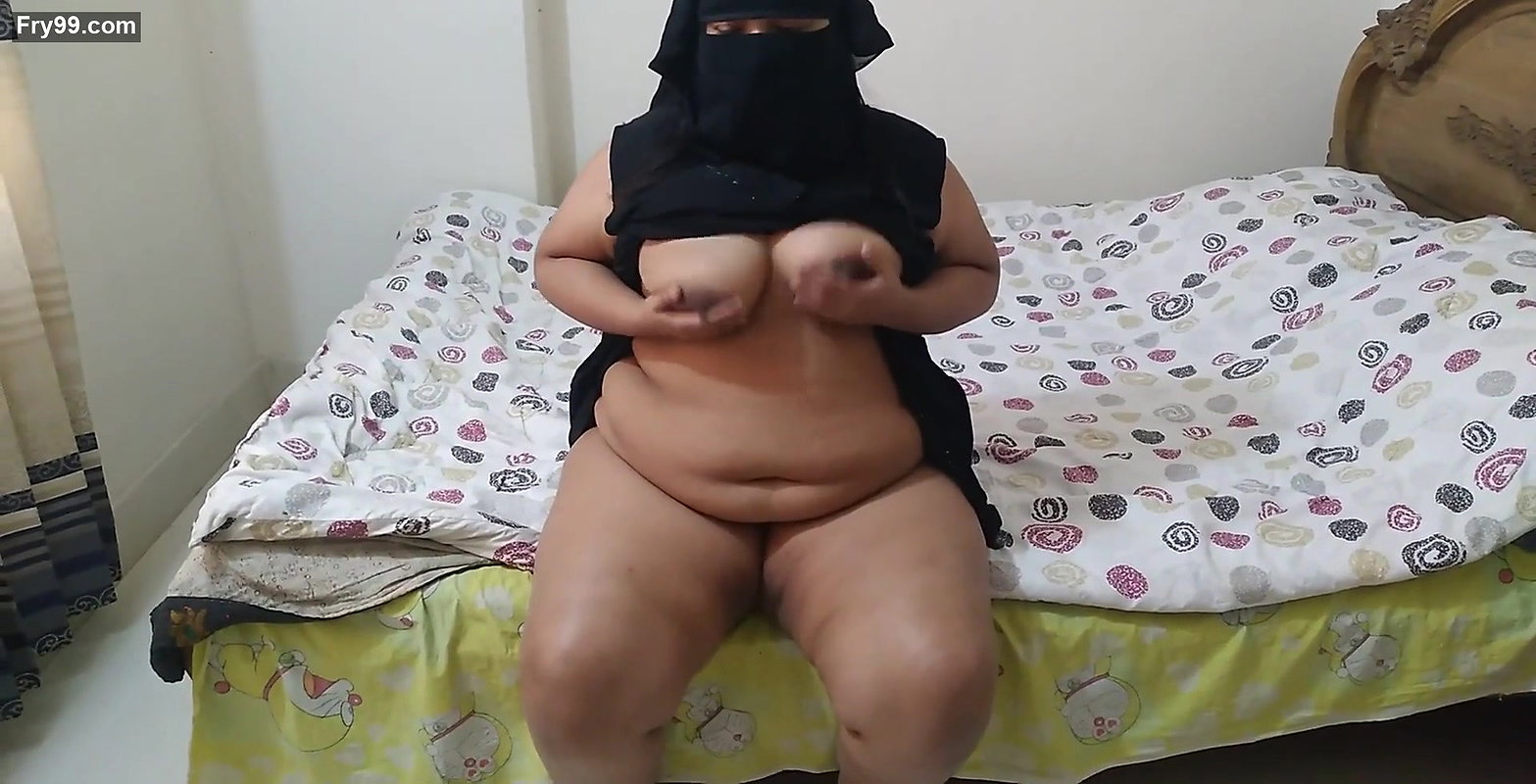 Stepson Visit Stepmom’s Room And Fucks On The Bed And Cum In Her Juicy Pussy