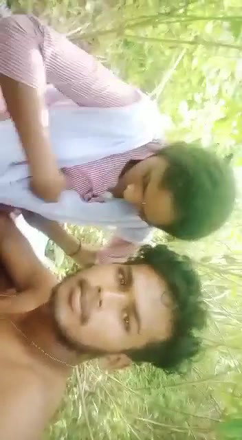 Clg lover in jungle