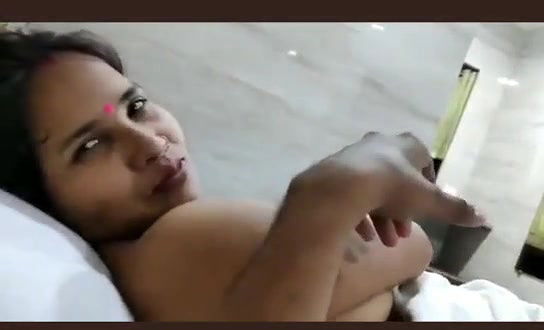 Telugu Auntty Fucked y Lover at Hotel Room