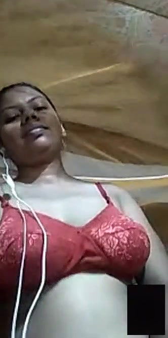 Village Bhabhi Showing Her Big Boobs