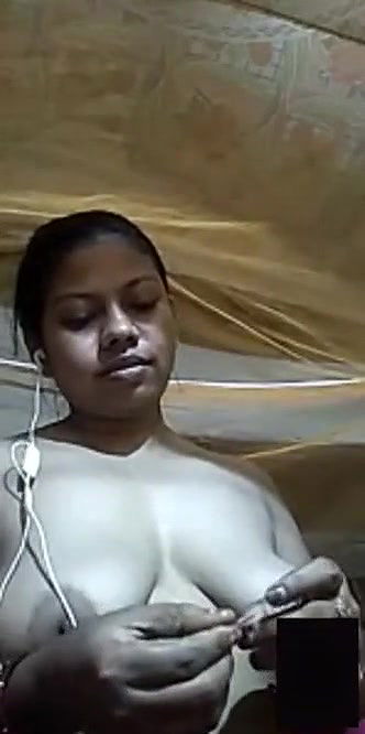 Village Bhabhi Showing Her Big Boobs