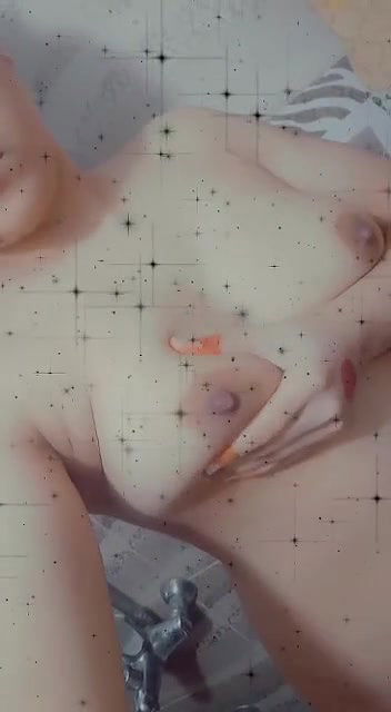 Desi cute girl showing