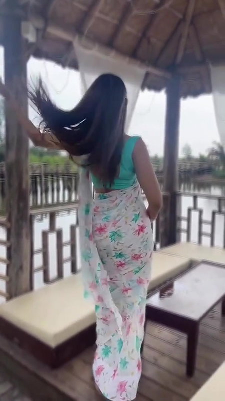 Elakshi Gupta Sexy Moves in Saree