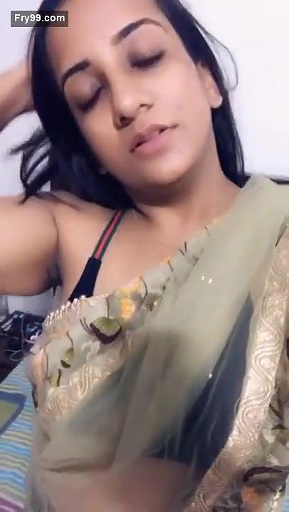 Horny Punjabi Girl Showing her Boobs and Pussy