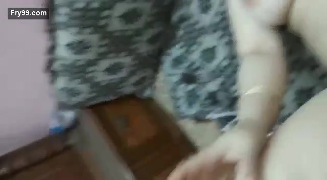 Desi aunty tight pussy fucking