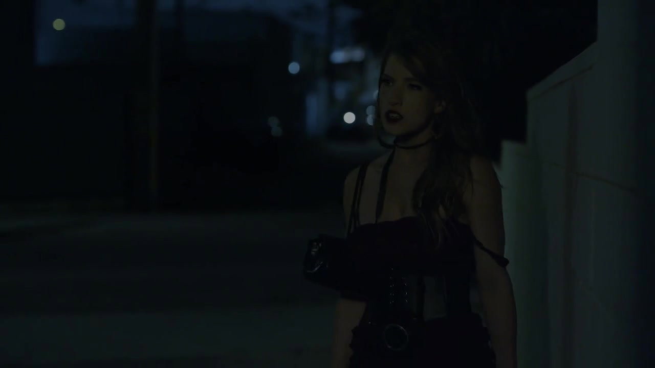 Kylie Rocket – Stunning Stripper In Passionate Stage Show