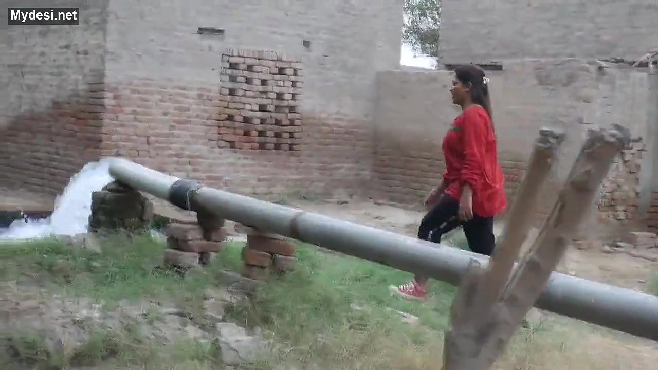 Desi girl indian girl bathing in pool village girl bath