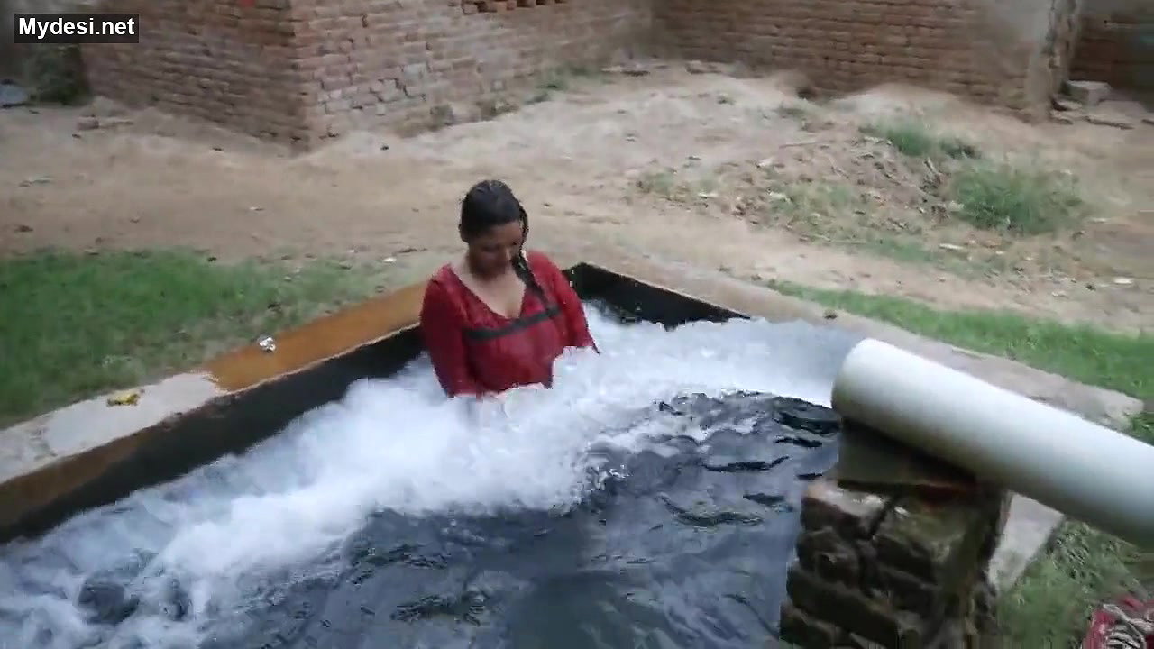 Desi girl indian girl bathing in pool village girl bath
