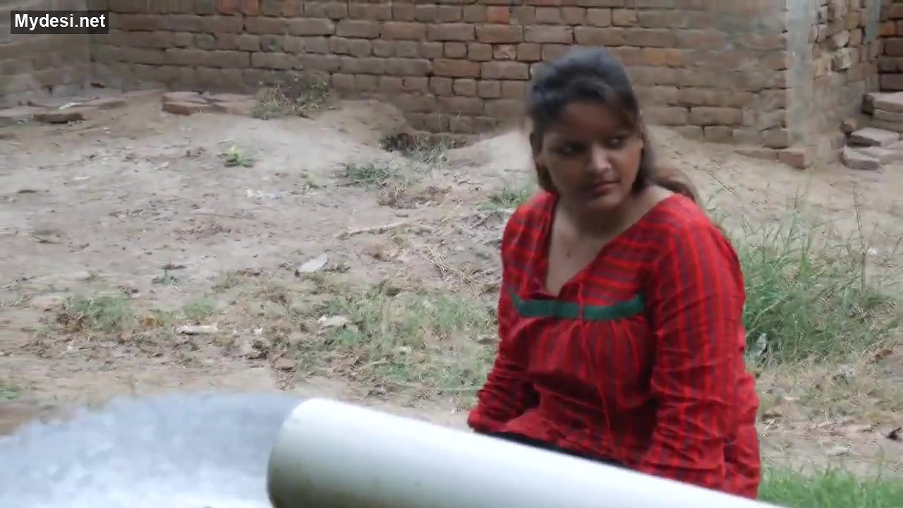 Desi girl indian girl bathing in pool village girl bath