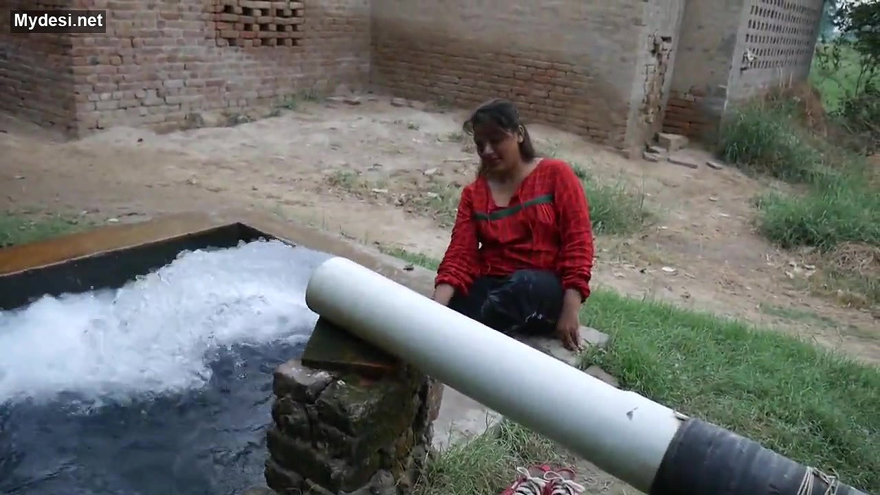 Desi girl indian girl bathing in pool village girl bath