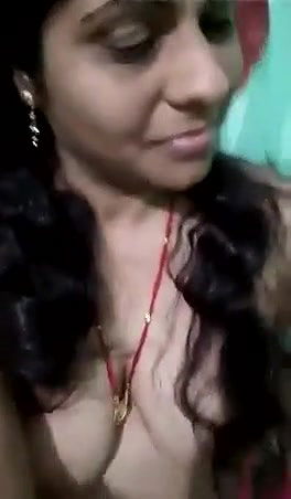 Sexy Bhabhi Record Her Boobs