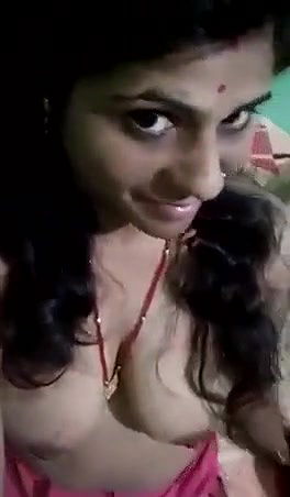 Sexy Bhabhi Record Her Boobs