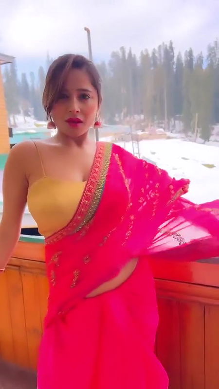 Kate Sharma Sizzling Sexy In Saree Backless