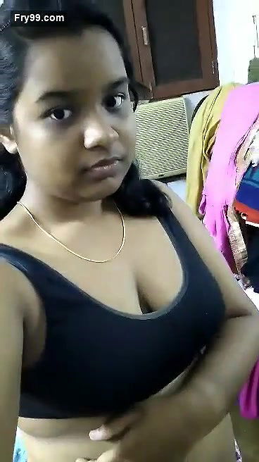 Sexy Desi Girl Showing Her Big Boobs and Pussy