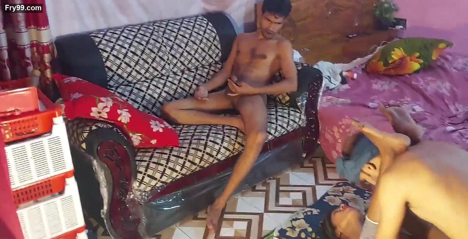 Desi Bhabhis Fucks Two Huge White Cocks for the first time hardcore foursome Fucks Bengali xxx porn