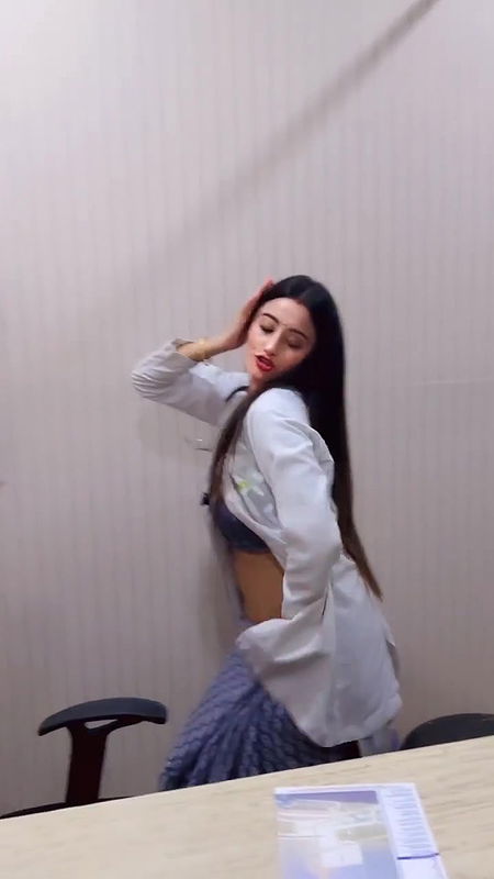 Shweta Mahara Doctor Deep Navel Dance