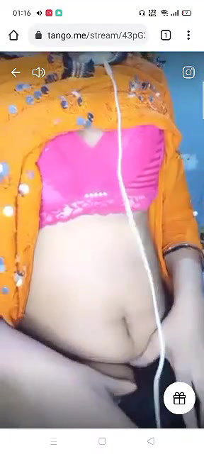 Paki girl showing boobs and pussy on tango premium