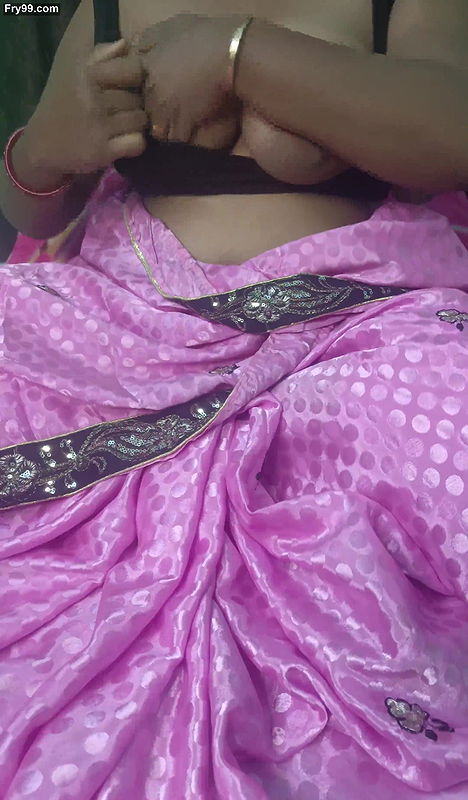 Beautiful bhabi Sruti in sharee , Showing pussy and fingering pussy