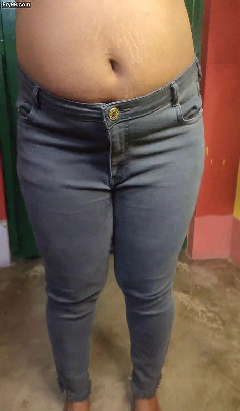 Indian bhabi fully Naked walk on the floor and showing her big ass and juicy pussy