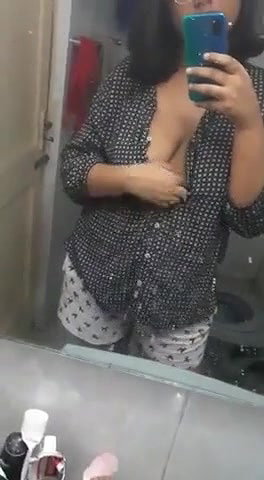 Bengali Girl Mirror Selfie