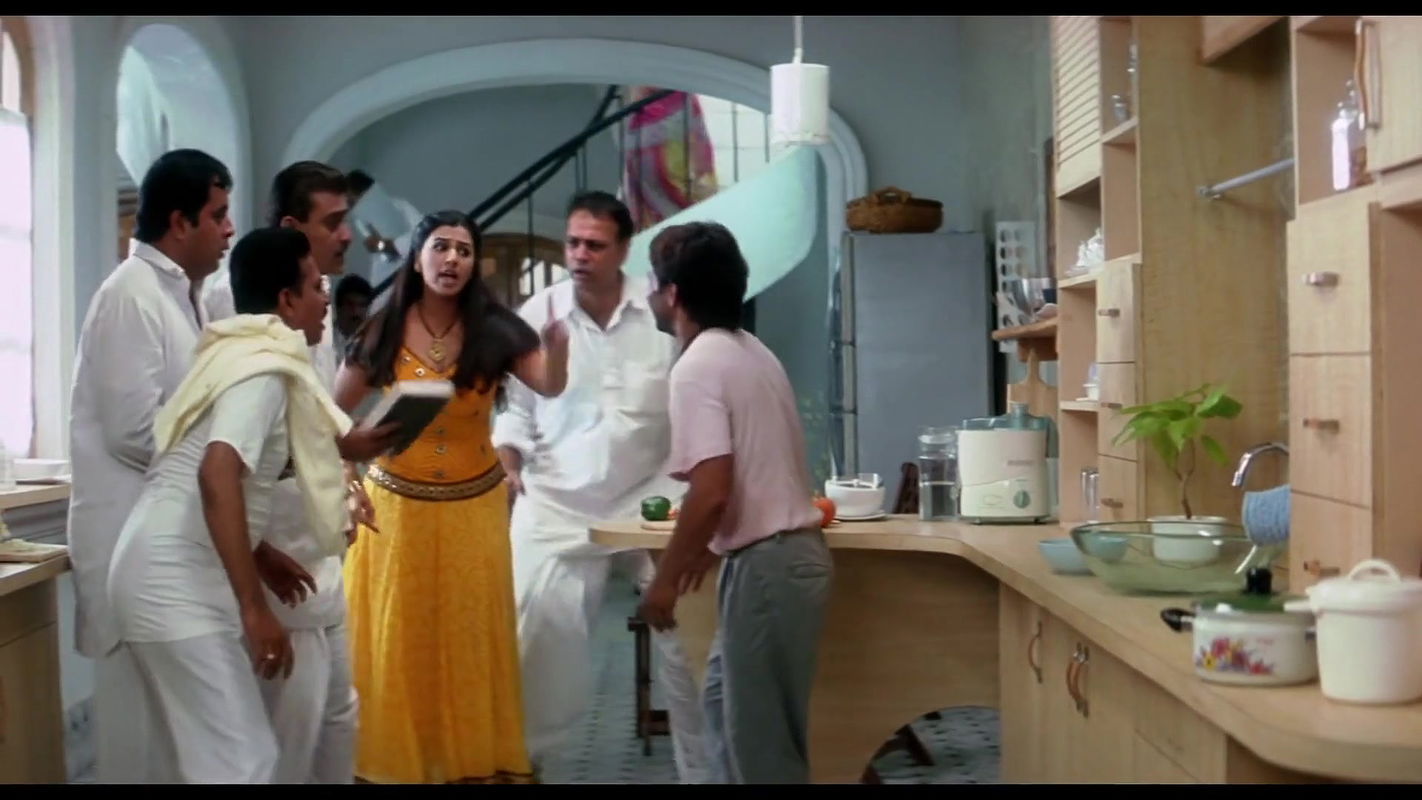 Sexy Amitha Rajan – booby Aunty from chup chup ke