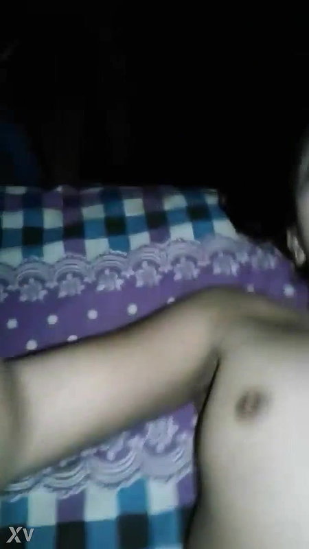 Cute Girl Shows her Boobs and We pussy