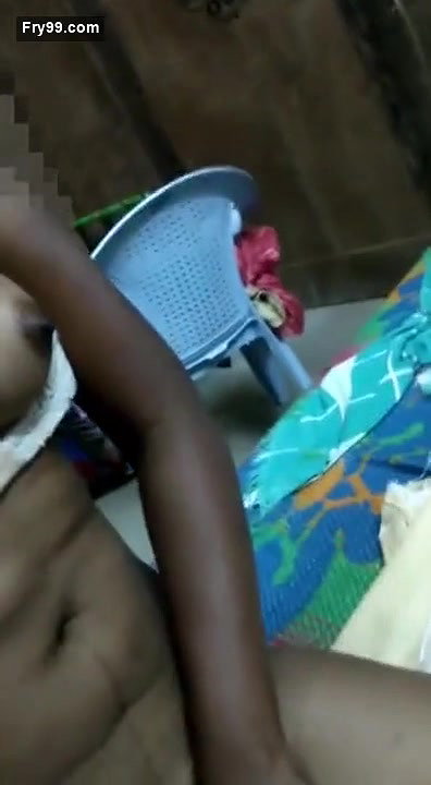 Tamil Girl Showing Her Boobs and Pussy