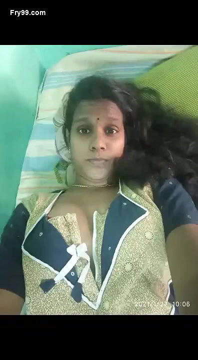 Tamil Girl Showing Her Boobs and Pussy