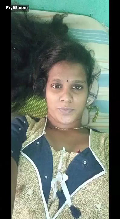 Tamil Girl Showing Her Boobs and Pussy