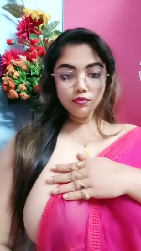 Cute Desi Teen in Hot Dress Showing Side Boobs on Tango Live