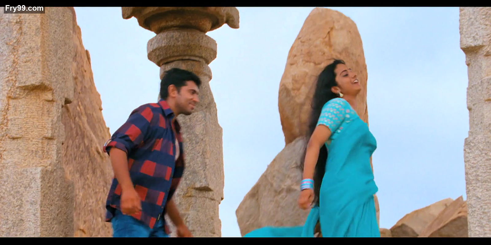 Puthiya Theerangal – Rajagopuram (Namitha Pramod) Amazon