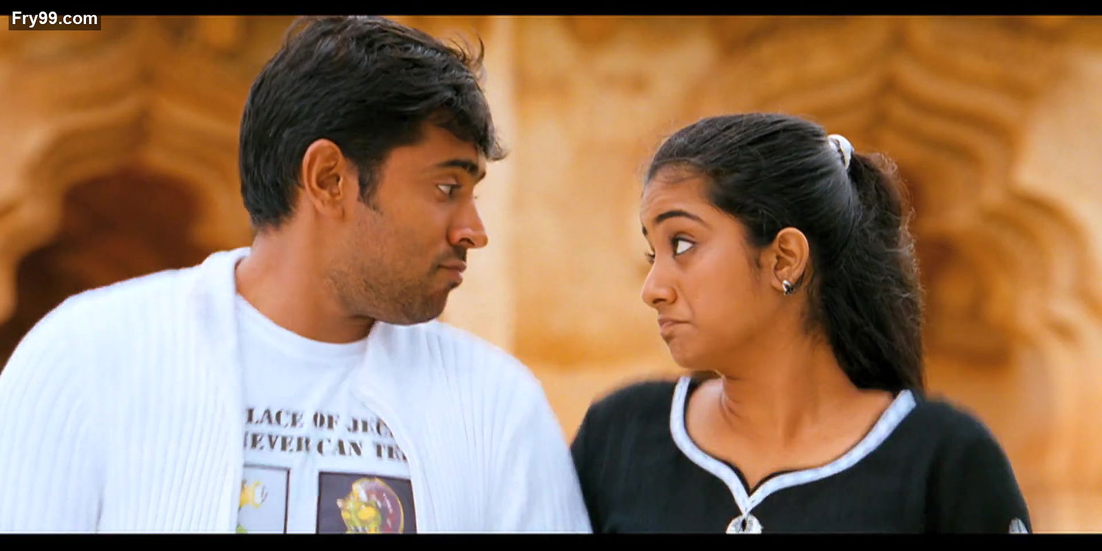 Puthiya Theerangal – Rajagopuram (Namitha Pramod) Amazon