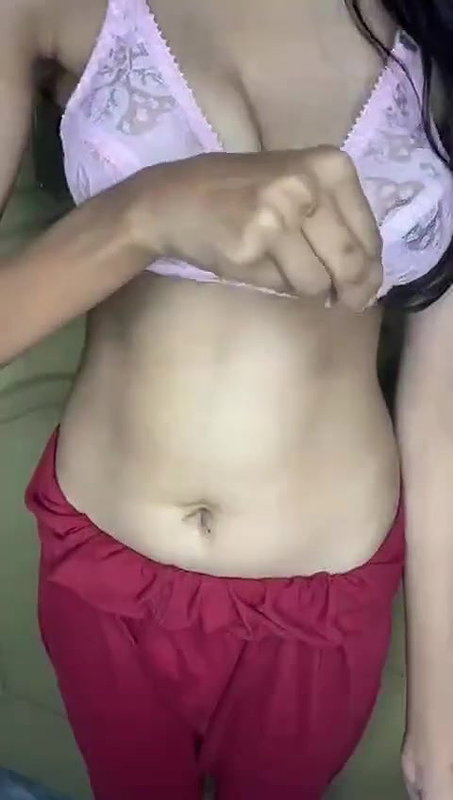 Paki lady showing big boobs