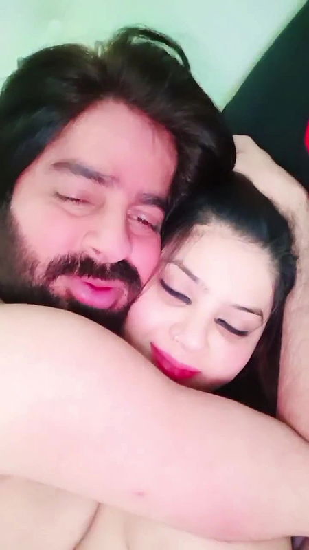 Famous Pakistani TV Star Latest Viral Stuff Ft. Full NUD€ F©k!ng with her Makeup Artist