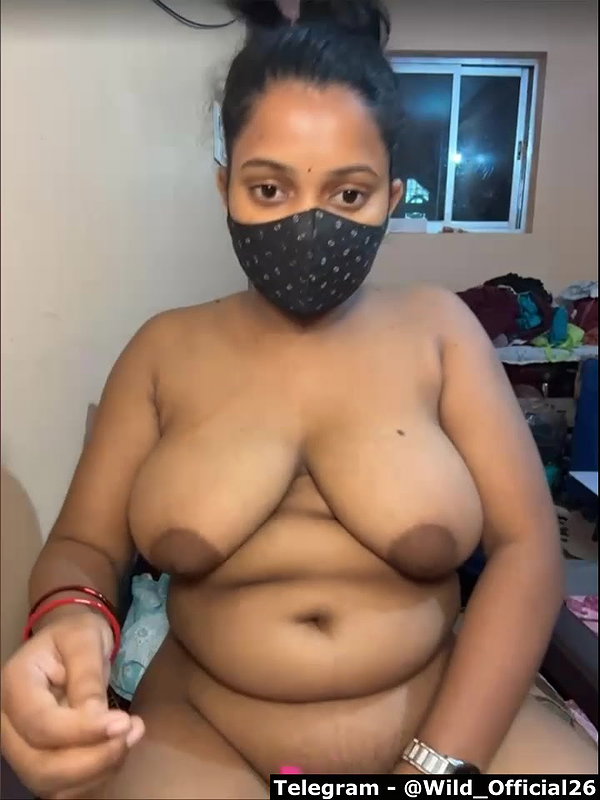 Pumpumrani Private show spreading both holes ass hole pussy hole