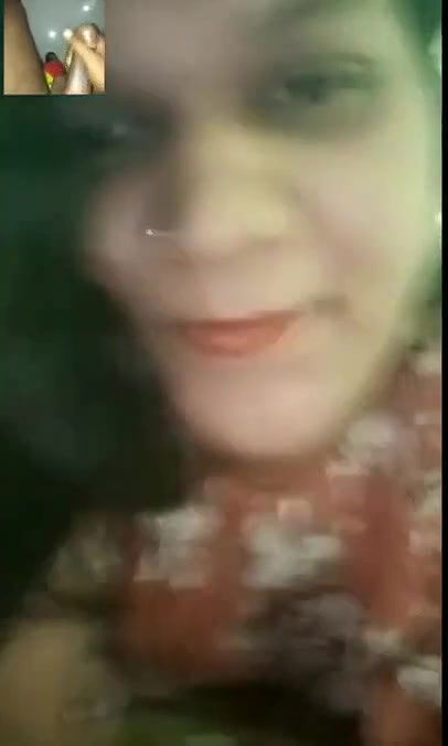 Horny Punjabi Bhabhi Showing Pussy