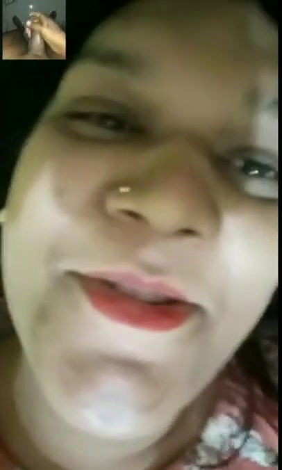 Horny Punjabi Bhabhi Showing Pussy