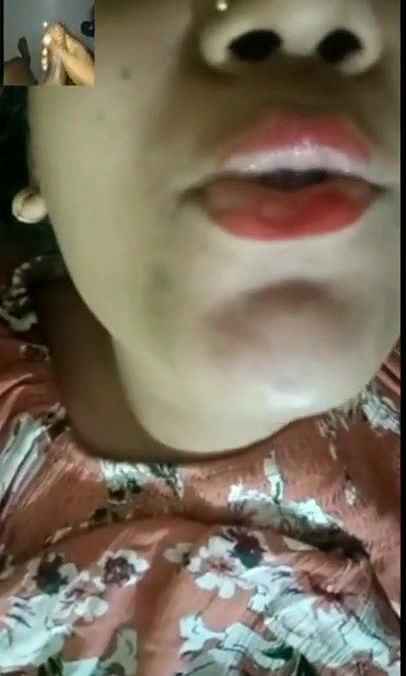 Horny Punjabi Bhabhi Showing Pussy