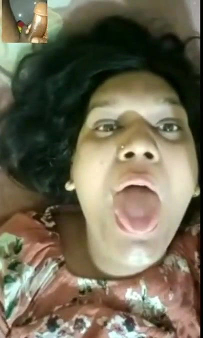 Horny Punjabi Bhabhi Showing Pussy