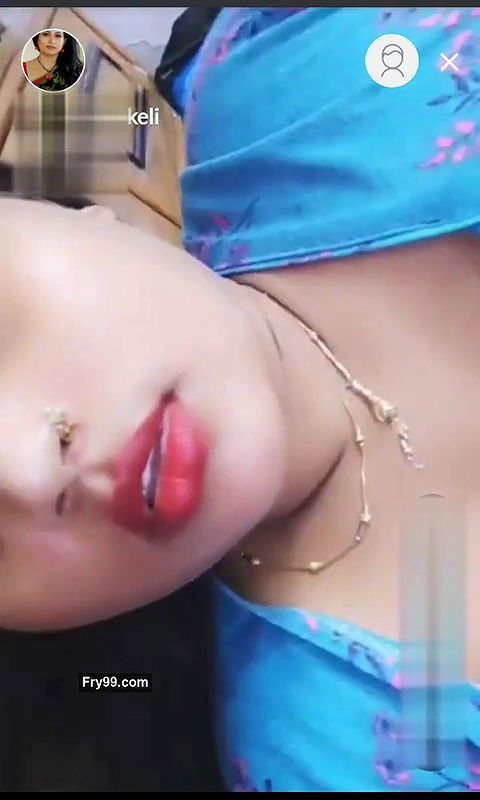 Cam Aunty Ruchika Big Boobs Shown to Followers