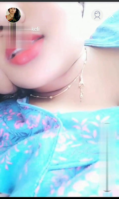 Cam Aunty Ruchika Big Boobs Shown to Followers