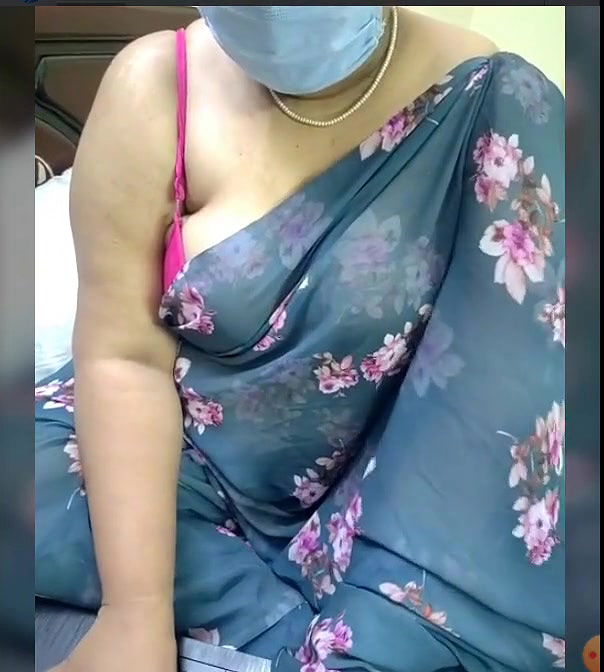 Desi Anu Bhabi Work From Home Without Blouse Ops