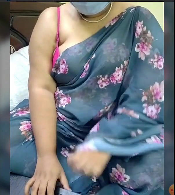 Desi Anu Bhabi Work From Home Without Blouse Ops