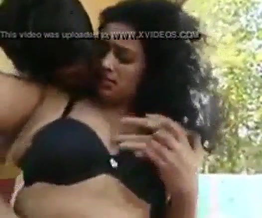 Desi Aunty Bath Hidenly Watching Turky Guy Ass Crack Big