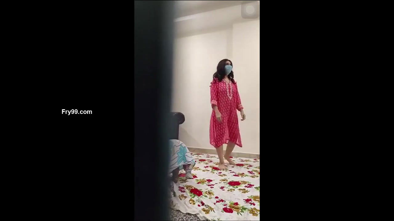 Desi Aunty Dancing Without Panty with Lover Ops