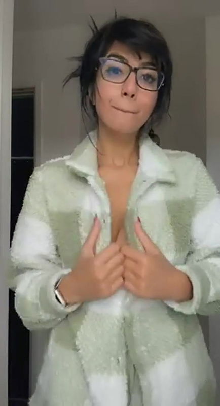 Happy titty Thursday.mkv