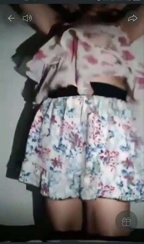 Hot Girl on Tango Show Nipple