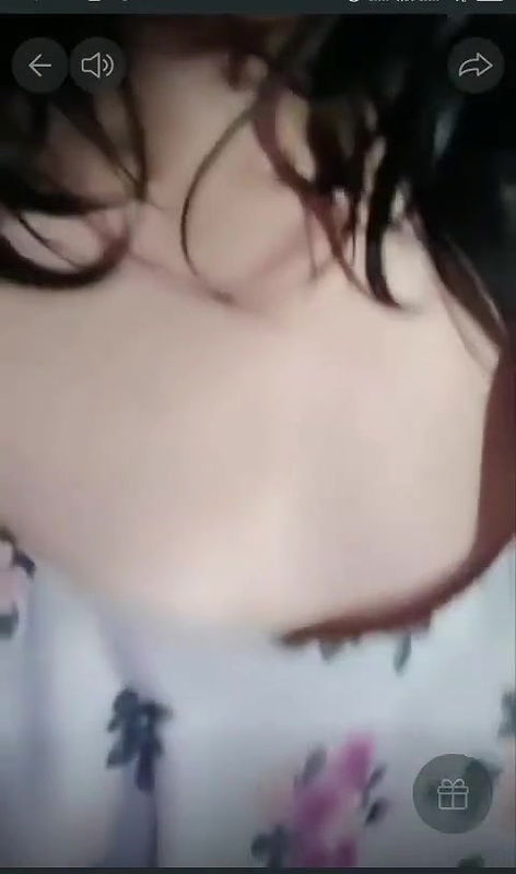 Hot Girl on Tango Show Nipple